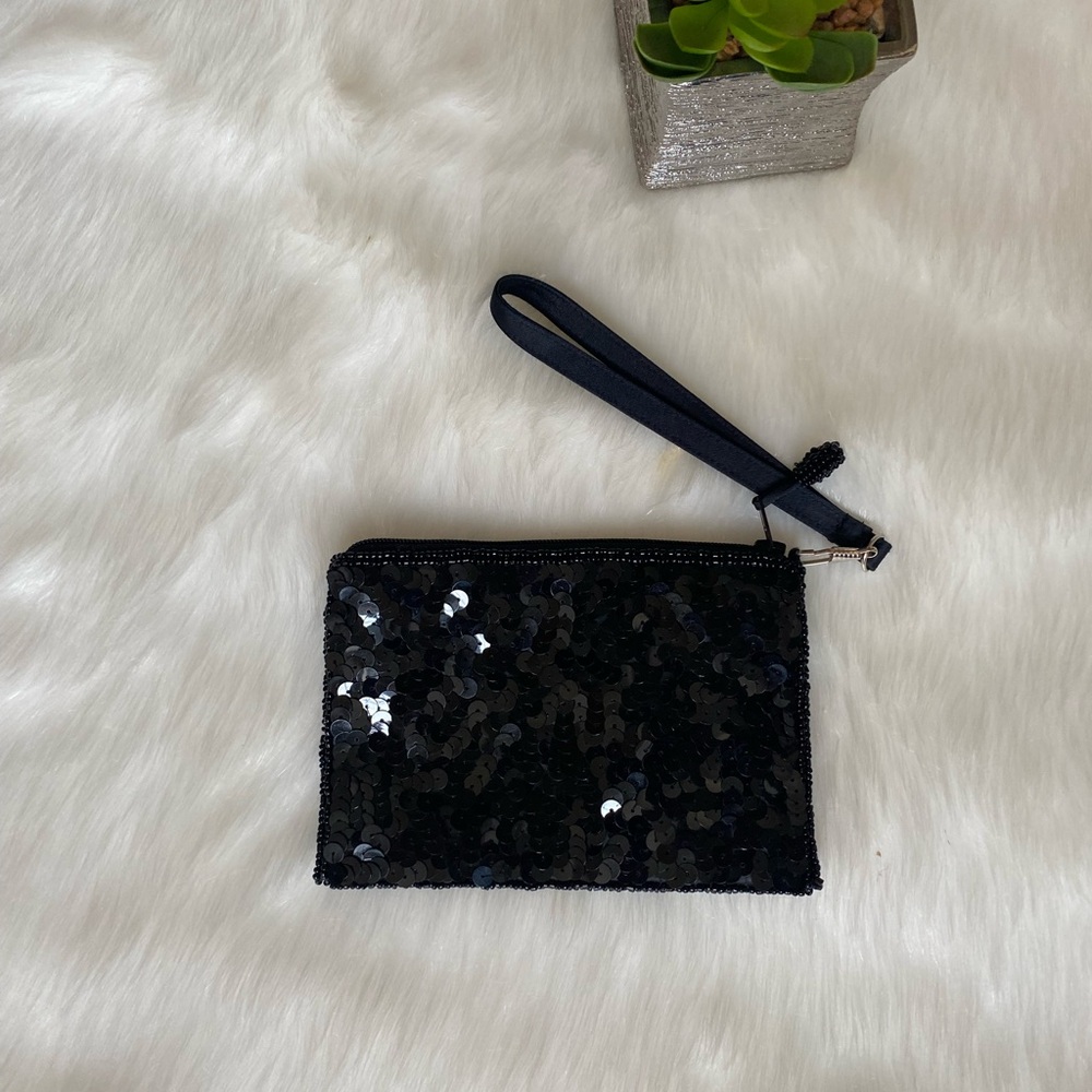 Sequence Wristlet. - image 2